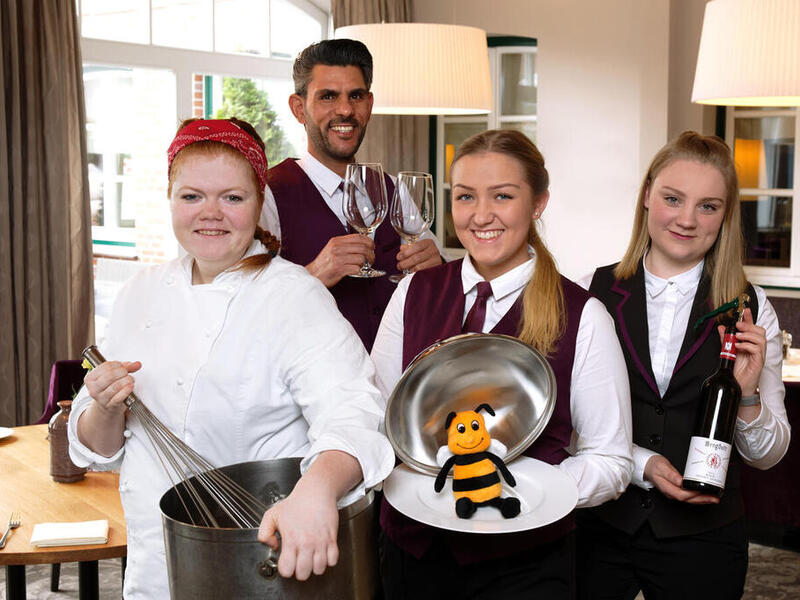 4 Sterne Hotel Sellhorn Azubis in Restaurant