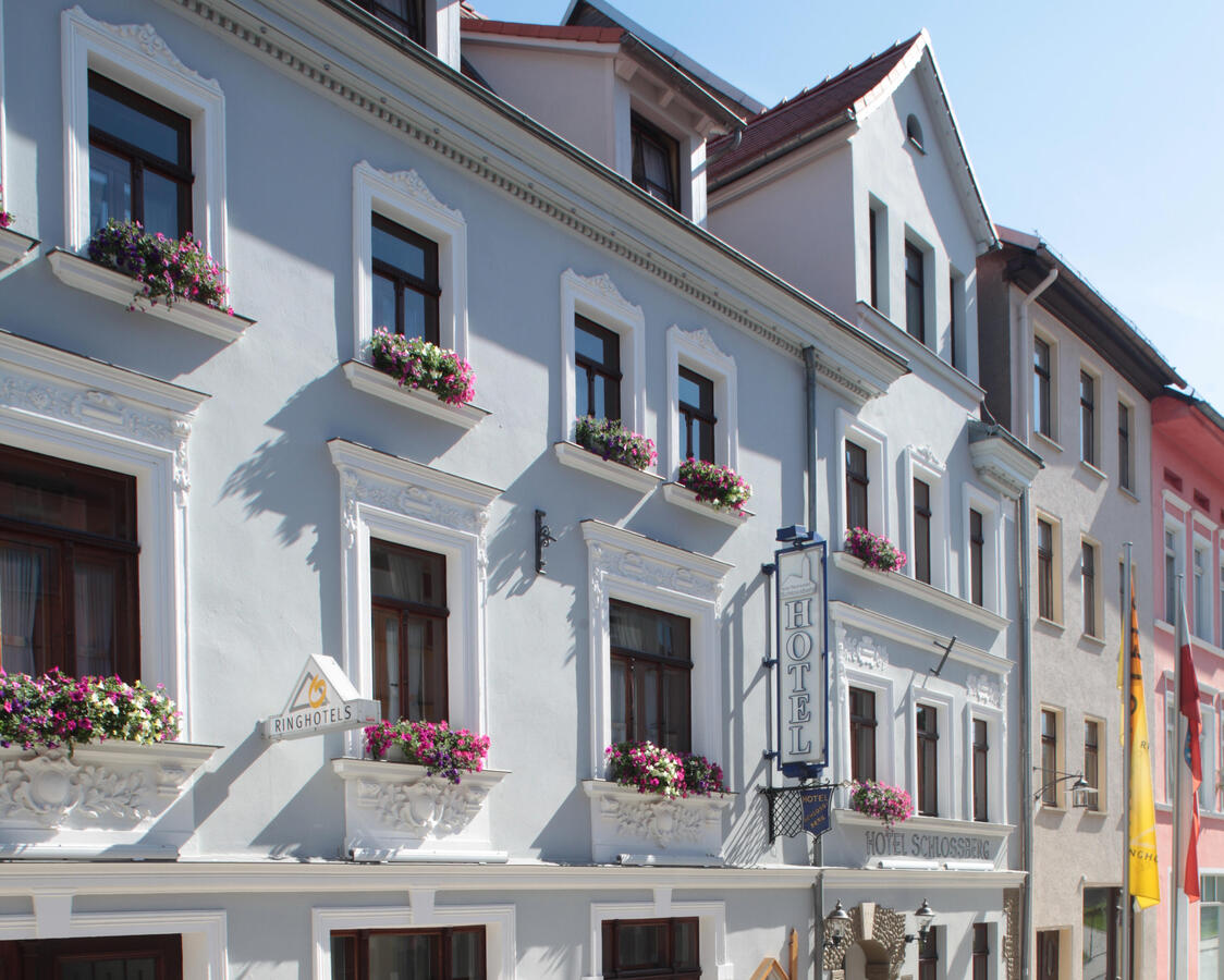 Aussenansicht_Neustadt_Orla_neu_2.jpg: Ringhotel Neustadt an der Orla