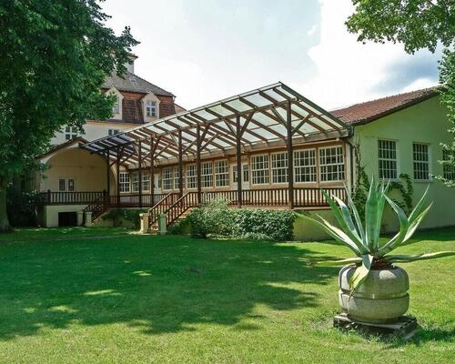 Draußen Sonne und Energie tanken im Kurpark am 4 Sterne Superior Ringhotel Vitalhotel ambiente in Bad Wilsnack