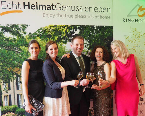 Susanne Weiss (r.) mit Ringhotels Team